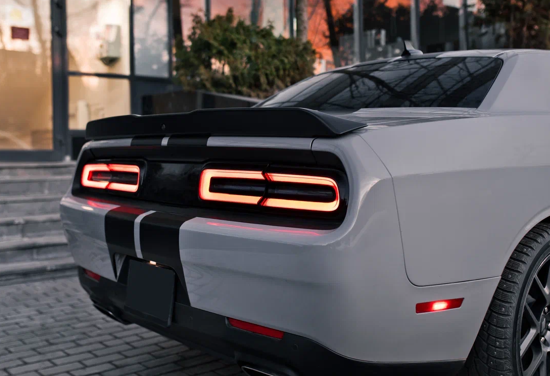 Аренда dodge challenger премиум класса 2019 года в городе Москва Автозаводская от 17600 руб./сутки, задний привод, двигатель: бензин, объем 6.4 литра, каско (Мультидрайв), ОСАГО (Мультидрайв), без водителя, недорого, вид 15 - RentRide