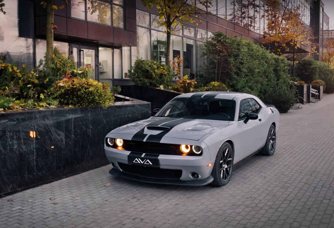 Аренда dodge challenger премиум класса 2019 года в городе Москва Автозаводская от 17600 руб./сутки, задний привод, двигатель: бензин, объем 6.4 литра, каско (Мультидрайв), ОСАГО (Мультидрайв), без водителя, недорого, вид 3 - RentRide