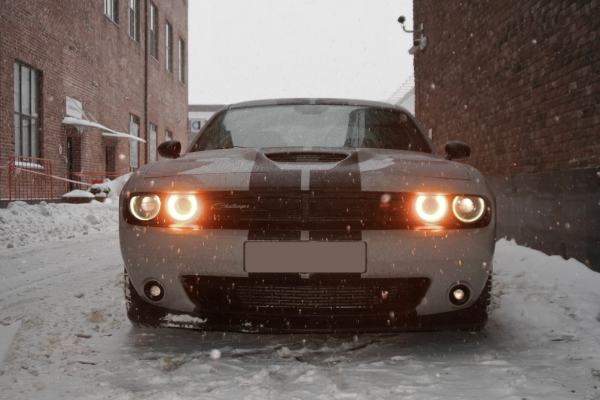 Прокат авто dodge challenger премиум класса 2019 года в городе Москва Автозаводская от 17600 руб./сутки, задний привод, двигатель: бензин, объем 6.4 литра, каско (Мультидрайв), ОСАГО (Мультидрайв), без водителя, недорого - RentRide