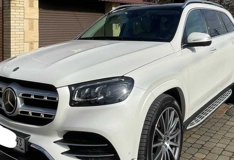 Аренда mercedes-benz gls премиум класса 2021 года в городе Москва от 28000 руб./сутки, полный привод, двигатель: дизель, объем 2.9 литров, ОСАГО (Впишу в полис), без водителя, недорого - RentRide
