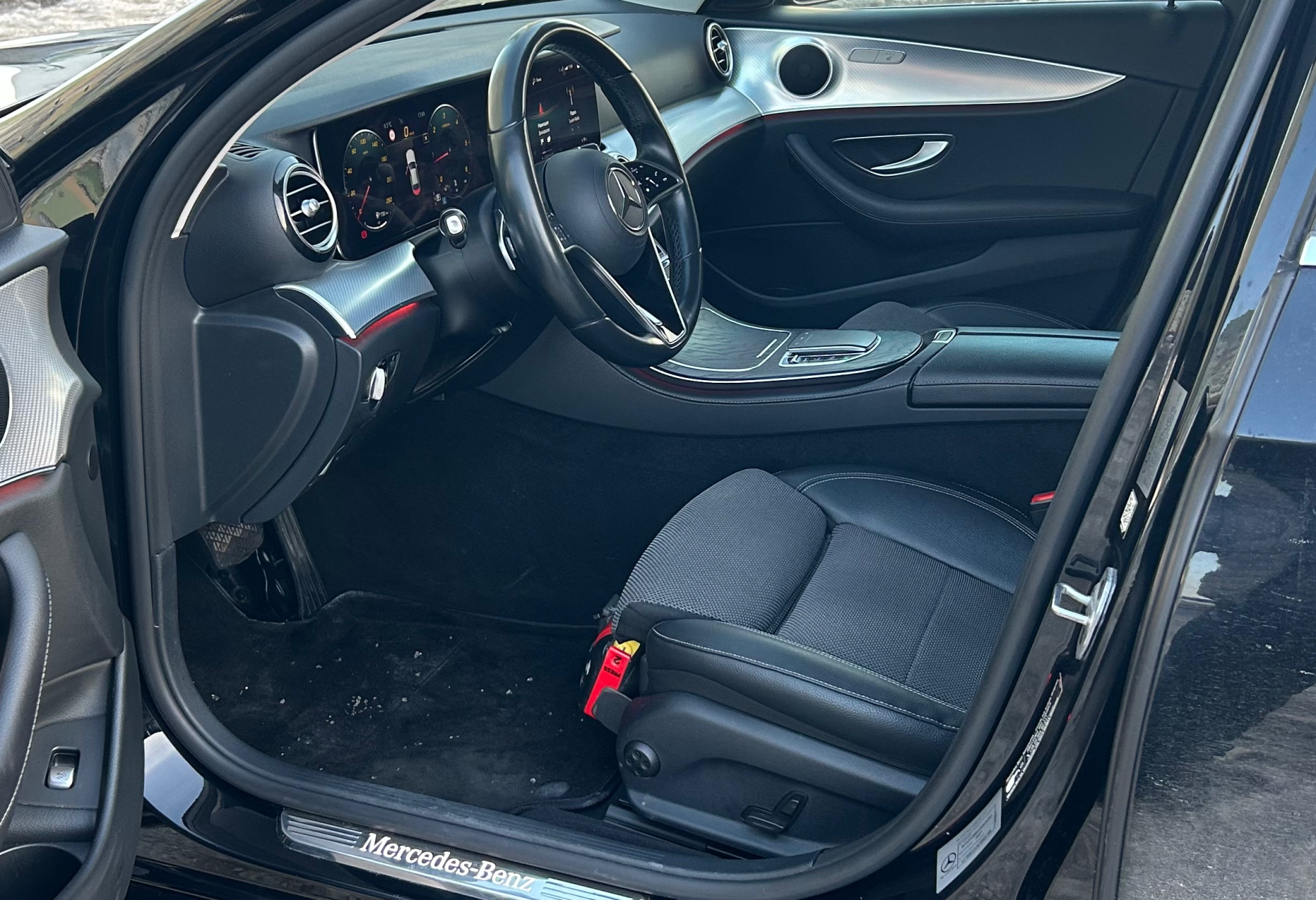 Аренда mercedes-benz e-klass бизнес класса 2021 года в городе Москва от 7200 руб./сутки, задний привод, двигатель: дизель, объем 2 литра, ОСАГО (Впишу в полис), без водителя, недорого, вид 3 - RentRide