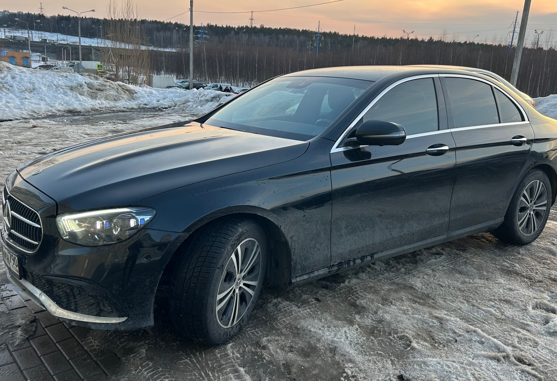 Аренда mercedes-benz e-klass бизнес класса 2021 года в городе Москва от 7200 руб./сутки, задний привод, двигатель: дизель, объем 2 литра, ОСАГО (Впишу в полис), без водителя, недорого - RentRide