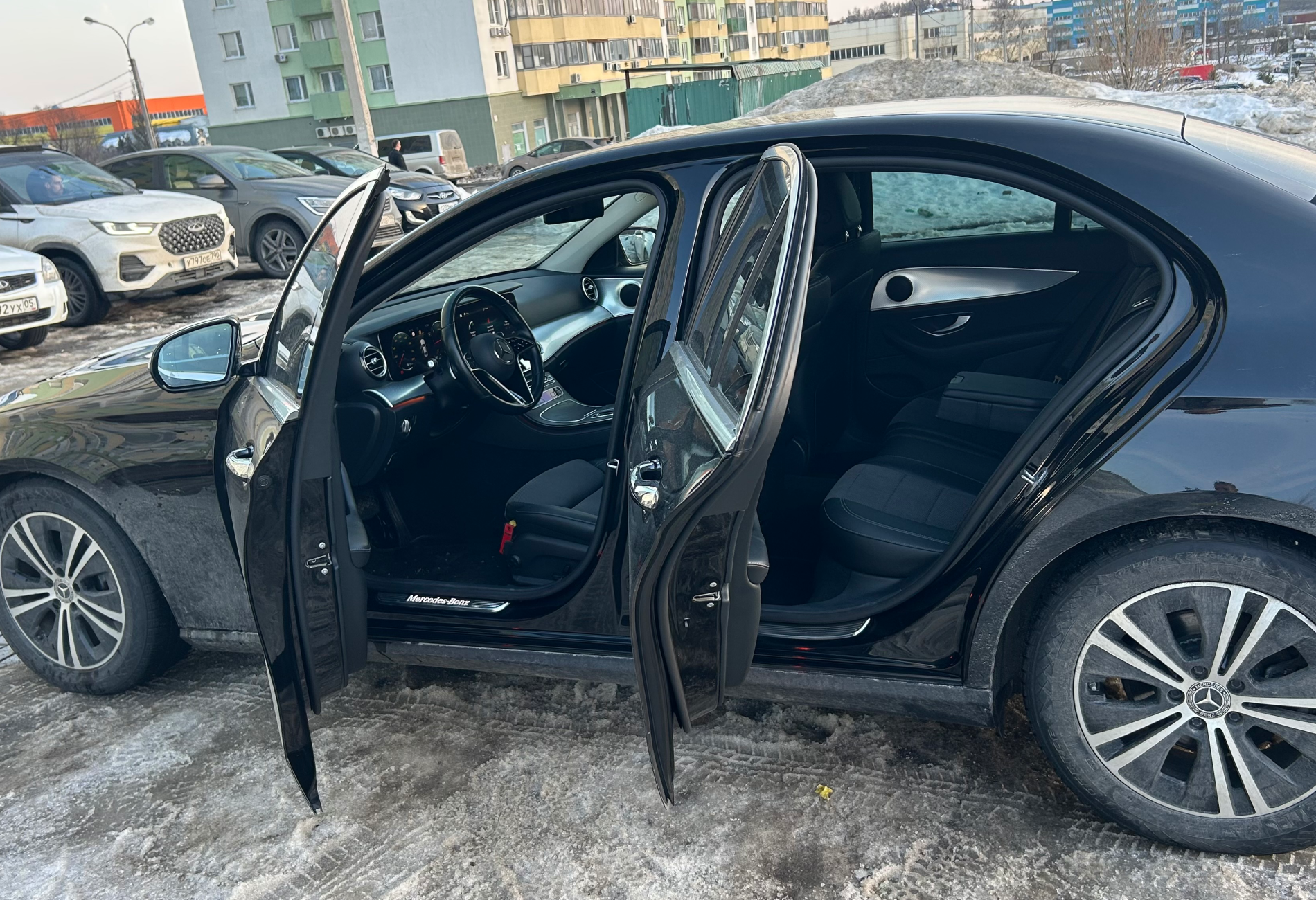 Аренда mercedes-benz e-klass бизнес класса 2021 года в городе Москва от 7200 руб./сутки, задний привод, двигатель: дизель, объем 2 литра, ОСАГО (Впишу в полис), без водителя, недорого, вид 5 - RentRide