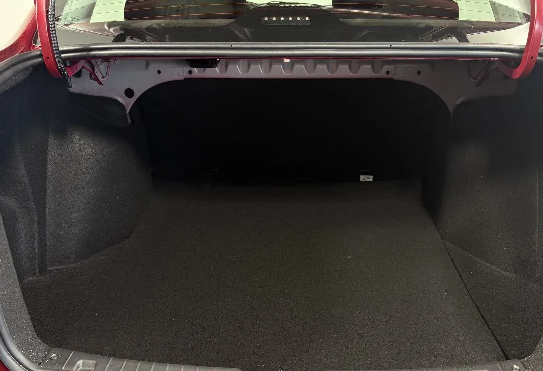 Аренда lada granta эконом класса 2020 года в городе Москва Площадь Ленина от 2700 руб./сутки, передний привод, двигатель: бензин, объем 1.6 литров, каско (Мультидрайв), ОСАГО (Мультидрайв), без водителя, недорого, вид 4 - RentRide