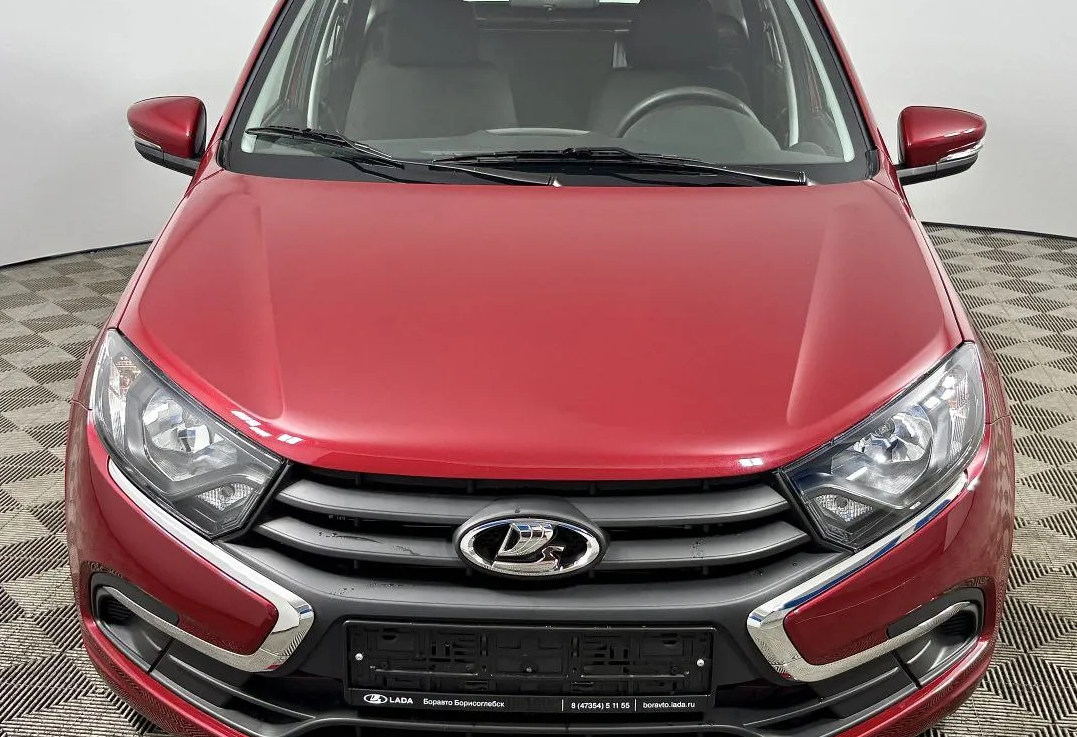 Аренда lada granta эконом класса 2020 года в городе Москва Площадь Ленина от 2700 руб./сутки, передний привод, двигатель: бензин, объем 1.6 литров, каско (Мультидрайв), ОСАГО (Мультидрайв), без водителя, недорого - RentRide