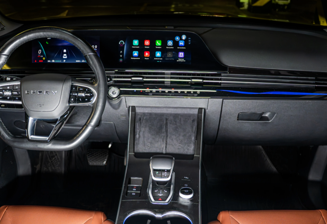 Аренда omoda c5 стандарт класса 2023 года в городе Москва Нахимовский проспект от 3300 руб./сутки, передний привод, двигатель: бензин, объем 1.5 литров, ОСАГО (Мультидрайв), без водителя, недорого, вид 3 - RentRide