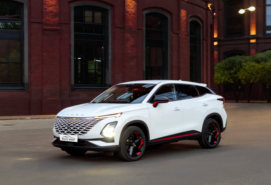 Аренда omoda c5 стандарт класса 2023 года в городе Москва Нахимовский проспект от 3300 руб./сутки, передний привод, двигатель: бензин, объем 1.5 литров, ОСАГО (Мультидрайв), без водителя, недорого, вид 2 - RentRide