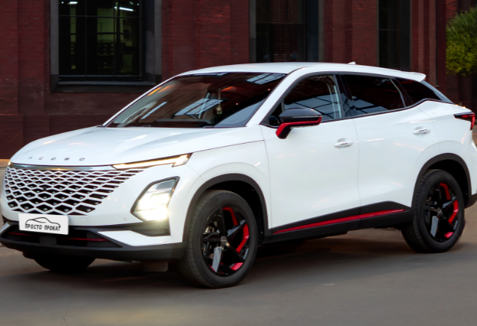 Аренда omoda c5 стандарт класса 2023 года в городе Москва Нахимовский проспект от 3300 руб./сутки, передний привод, двигатель: бензин, объем 1.5 литров, ОСАГО (Мультидрайв), без водителя, недорого - RentRide