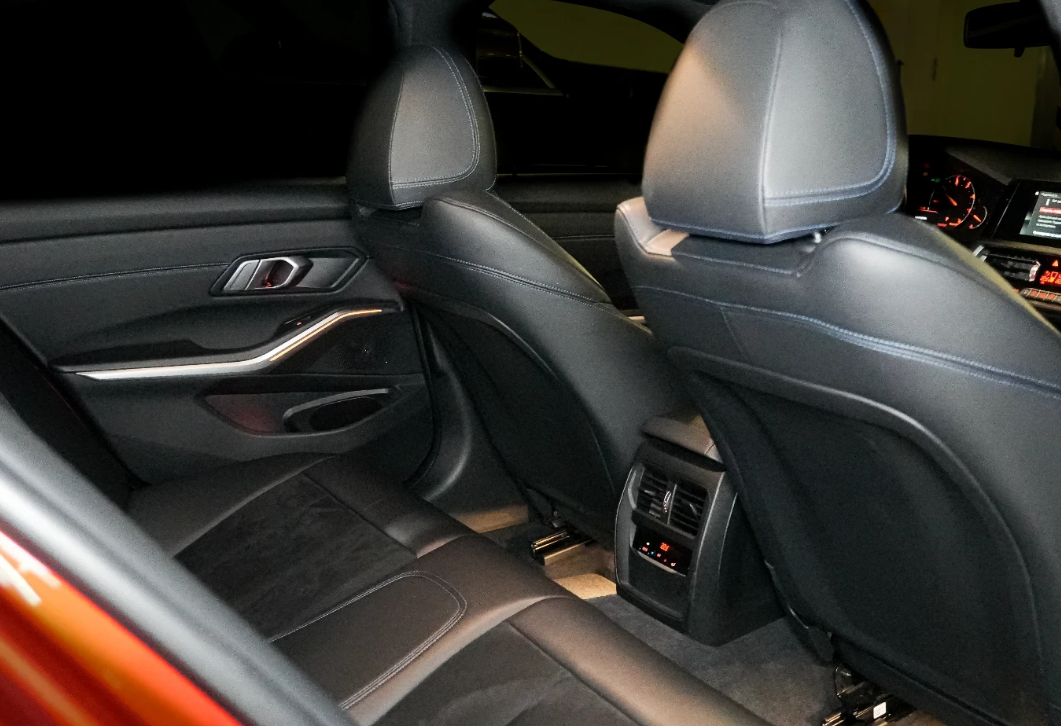 Аренда bmw 3-serii бизнес класса 2019 года в городе Москва Нахимовский проспект от 5400 руб./сутки, задний привод, двигатель: дизель, объем 2 литра, ОСАГО (Мультидрайв), без водителя, недорого, вид 8 - RentRide