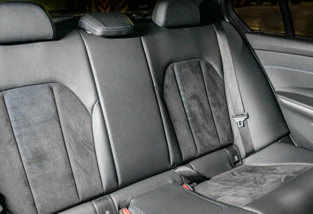 Аренда bmw 3-serii бизнес класса 2019 года в городе Москва Нахимовский проспект от 5400 руб./сутки, задний привод, двигатель: дизель, объем 2 литра, ОСАГО (Мультидрайв), без водителя, недорого, вид 9 - RentRide