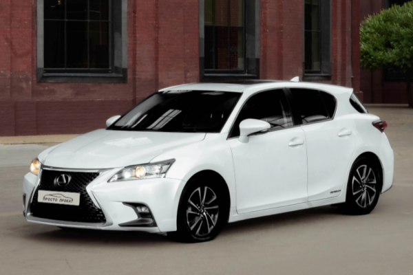 Прокат авто lexus ct бизнес класса 2018 года в городе Москва Нахимовский проспект от 5400 руб./сутки, передний привод, двигатель: гибрид, объем 1.8 литров, без водителя, недорого - RentRide