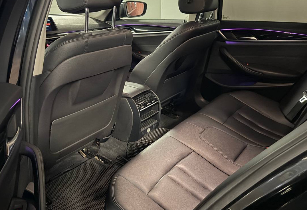 Аренда bmw 5-serii бизнес класса 2018 года в городе Москва Нагорная от 9990 руб./сутки, задний привод, двигатель: дизель, объем 2 литра, ОСАГО (Впишу в полис), без водителя, недорого, вид 10 - RentRide