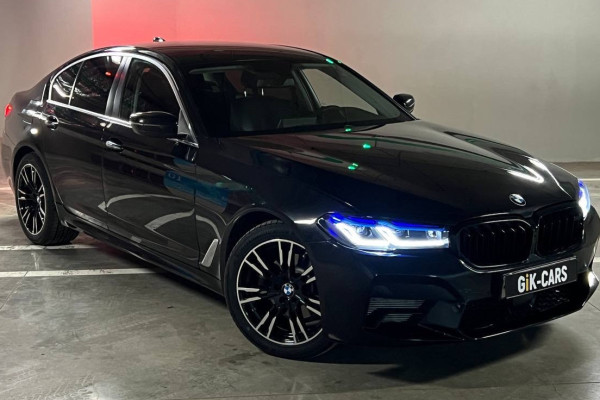 Прокат авто bmw 5-serii бизнес класса 2018 года в городе Москва Нагорная от 9990 руб./сутки, задний привод, двигатель: дизель, объем 2 литра, ОСАГО (Впишу в полис), без водителя, недорого - RentRide