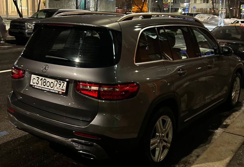 Аренда mercedes-benz glb бизнес класса 2021 года в городе Москва Проспект Мира от 6000 руб./сутки, передний привод, двигатель: бензин, объем 1.3 литра, ОСАГО (Мультидрайв), без водителя, недорого, вид 4 - RentRide