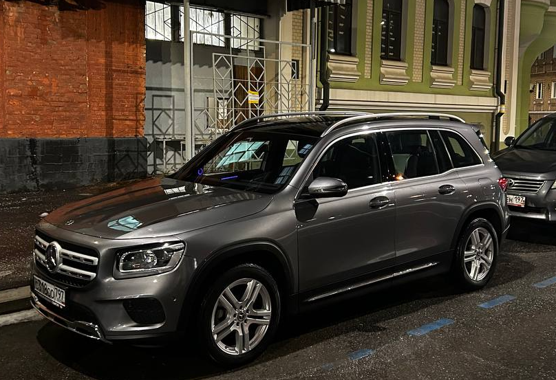 Аренда mercedes-benz glb бизнес класса 2021 года в городе Москва Проспект Мира от 6000 руб./сутки, передний привод, двигатель: бензин, объем 1.3 литра, ОСАГО (Мультидрайв), без водителя, недорого, вид 3 - RentRide