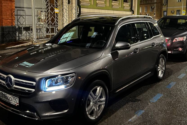 Прокат авто mercedes-benz glb бизнес класса 2021 года в городе Москва Проспект Мира от 6000 руб./сутки, передний привод, двигатель: бензин, объем 1.3 литра, ОСАГО (Мультидрайв), без водителя, недорого - RentRide