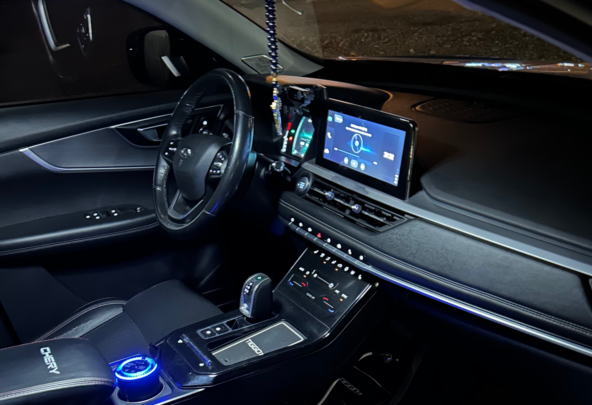 Аренда chery tiggo-7-pro комфорт класса 2021 года в городе Москва от 3200 руб./сутки, передний привод, двигатель: бензин, объем 1.5 литров, ОСАГО (Впишу в полис), без водителя, недорого, вид 2 - RentRide