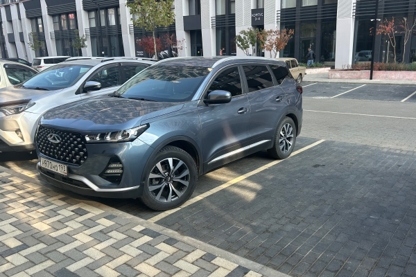 Прокат авто chery tiggo-7-pro комфорт класса 2021 года в городе Краснодар от 3200 руб./сутки, передний привод, двигатель: бензин, объем 1.5 литров, ОСАГО (Впишу в полис), без водителя, недорого - RentRide