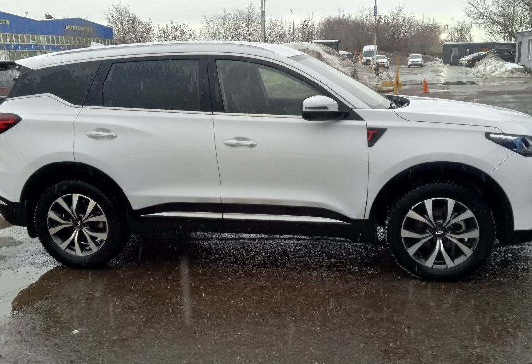 Аренда chery tiggo-7-pro-max комфорт класса 2023 года в городе Москва Новые Черемушки от 2400 руб./сутки, передний привод, двигатель: бензин, объем 1.5 литров, ОСАГО (Мультидрайв), без водителя, недорого, вид 3 - RentRide