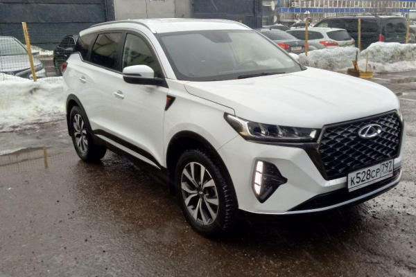 Прокат авто chery tiggo-7-pro-max комфорт класса 2023 года в городе Москва Новые Черемушки от 2400 руб./сутки, передний привод, двигатель: бензин, объем 1.5 литров, ОСАГО (Мультидрайв), без водителя, недорого - RentRide
