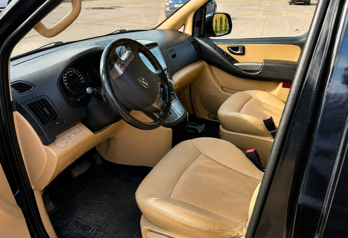 Аренда hyundai h-1 2021 года в городе Москва от 6000 руб./сутки, задний привод, двигатель: дизель, объем 2.5 литров, ОСАГО (Впишу в полис), без водителя, недорого, вид 10 - RentRide