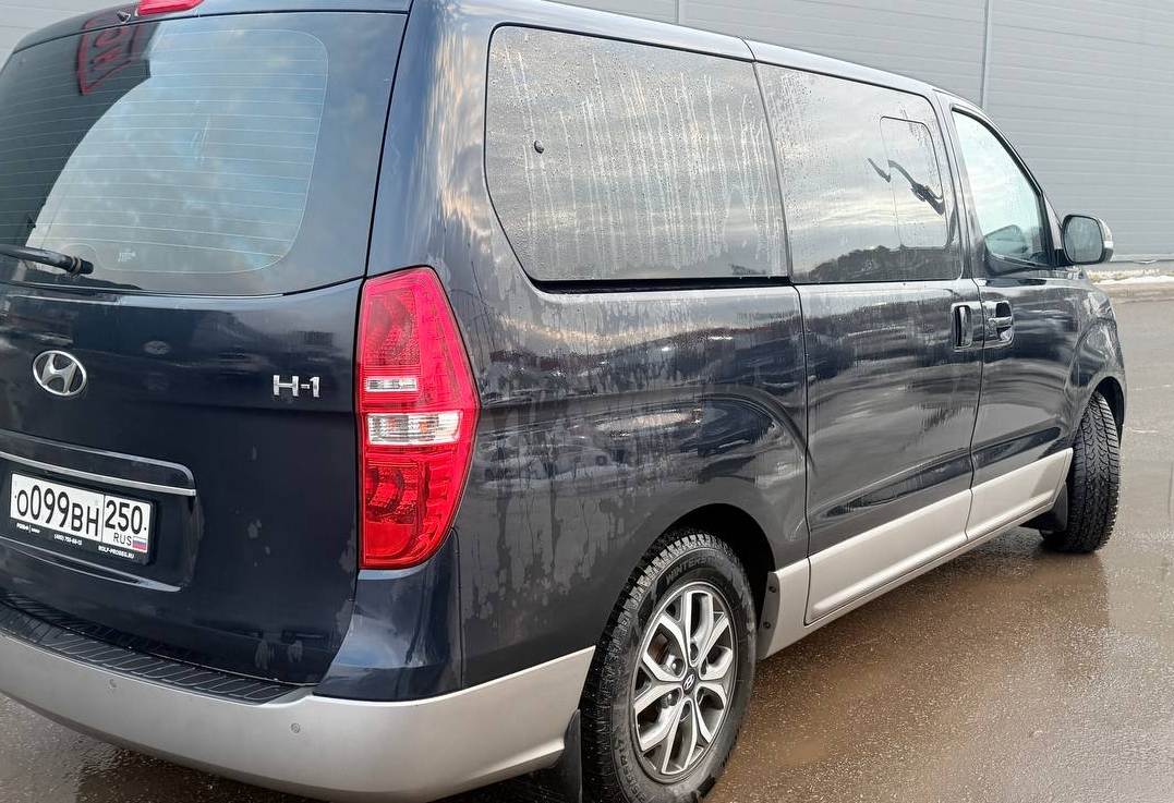 Аренда hyundai h-1 2021 года в городе Москва от 5600 руб./сутки, задний привод, двигатель: дизель, объем 2.5 литров, ОСАГО (Впишу в полис), без водителя, недорого, вид 4 - RentRide