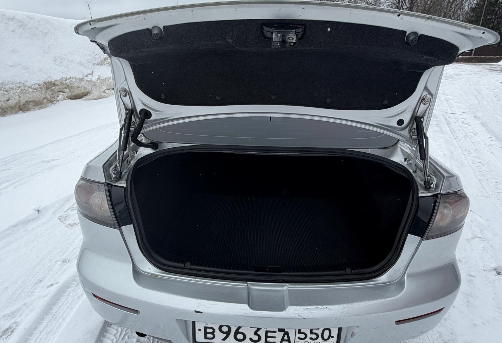 Аренда mazda 3 эконом класса 2008 года в городе Москва Алтуфьево от 2400 руб./сутки, передний привод, двигатель: бензин, объем 1.6 литров, ОСАГО (Мультидрайв), без водителя, недорого, вид 5 - RentRide