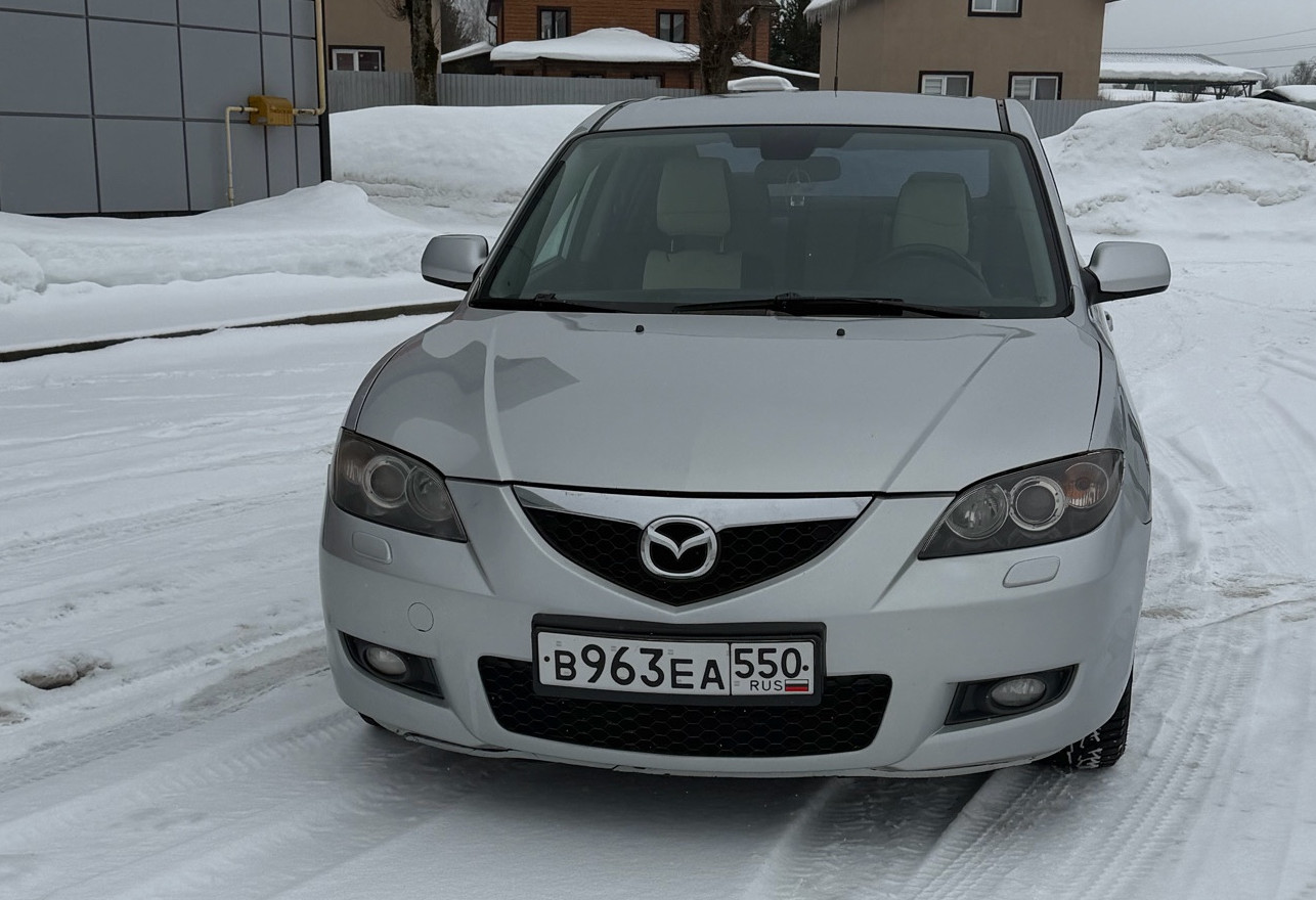 Аренда mazda 3 эконом класса 2008 года в городе Москва Алтуфьево от 2400 руб./сутки, передний привод, двигатель: бензин, объем 1.6 литров, ОСАГО (Мультидрайв), без водителя, недорого - RentRide