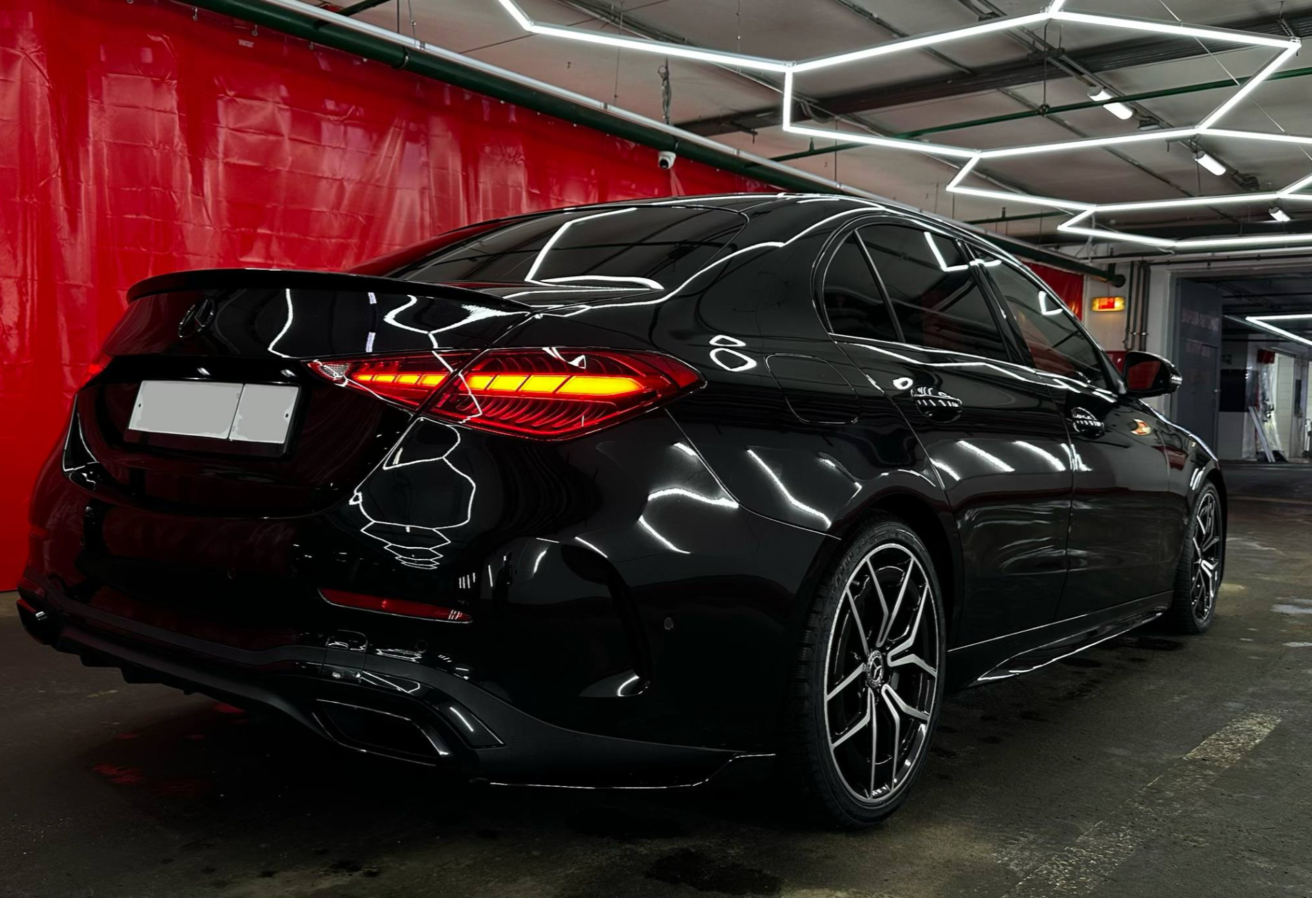 Аренда mercedes-benz c-klass бизнес класса 2022 года в городе Москва Давыдково от 10400 руб./сутки, полный привод, двигатель: дизель, объем 2 литра, каско (Мультидрайв), ОСАГО (Мультидрайв), без водителя, недорого, вид 7 - RentRide