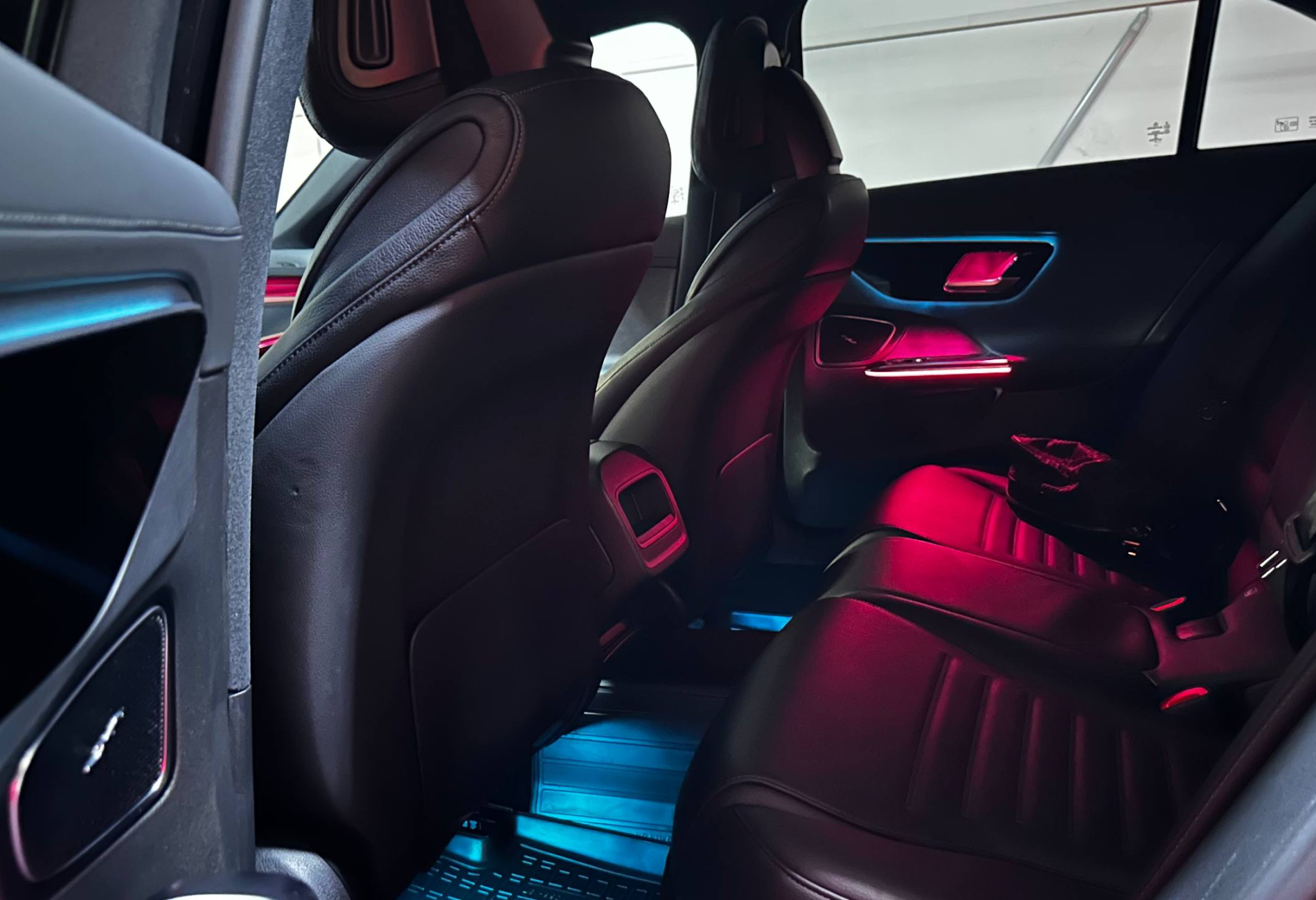 Аренда mercedes-benz c-klass бизнес класса 2022 года в городе Москва Давыдково от 10400 руб./сутки, полный привод, двигатель: дизель, объем 2 литра, каско (Мультидрайв), ОСАГО (Мультидрайв), без водителя, недорого, вид 11 - RentRide