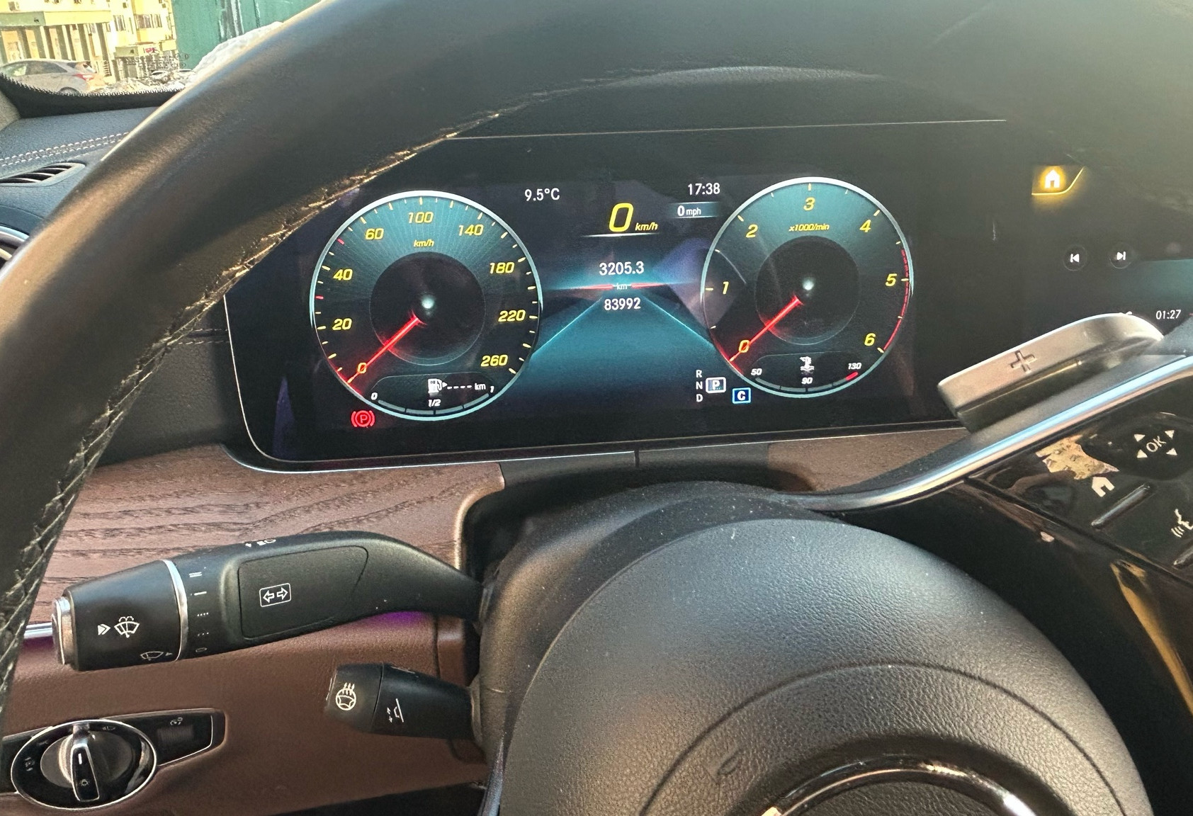 Аренда mercedes-benz e-klass 2021 года в городе Москва от 8000 руб./сутки, полный привод, двигатель: дизель, объем 2 литра, ОСАГО (Впишу в полис), без водителя, недорого, вид 2 - RentRide