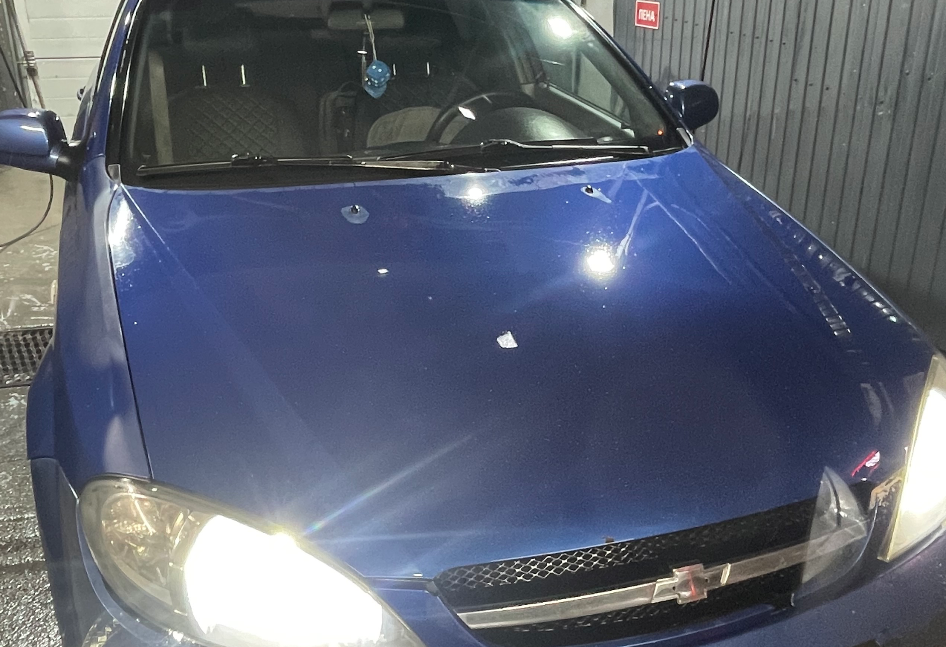 Аренда chevrolet lacetti эконом класса 2007 года в городе Москва от 1200 руб./сутки, передний привод, двигатель: бензин, объем 1.4 литра, каско (Мультидрайв), ОСАГО (Мультидрайв), без водителя, недорого - RentRide