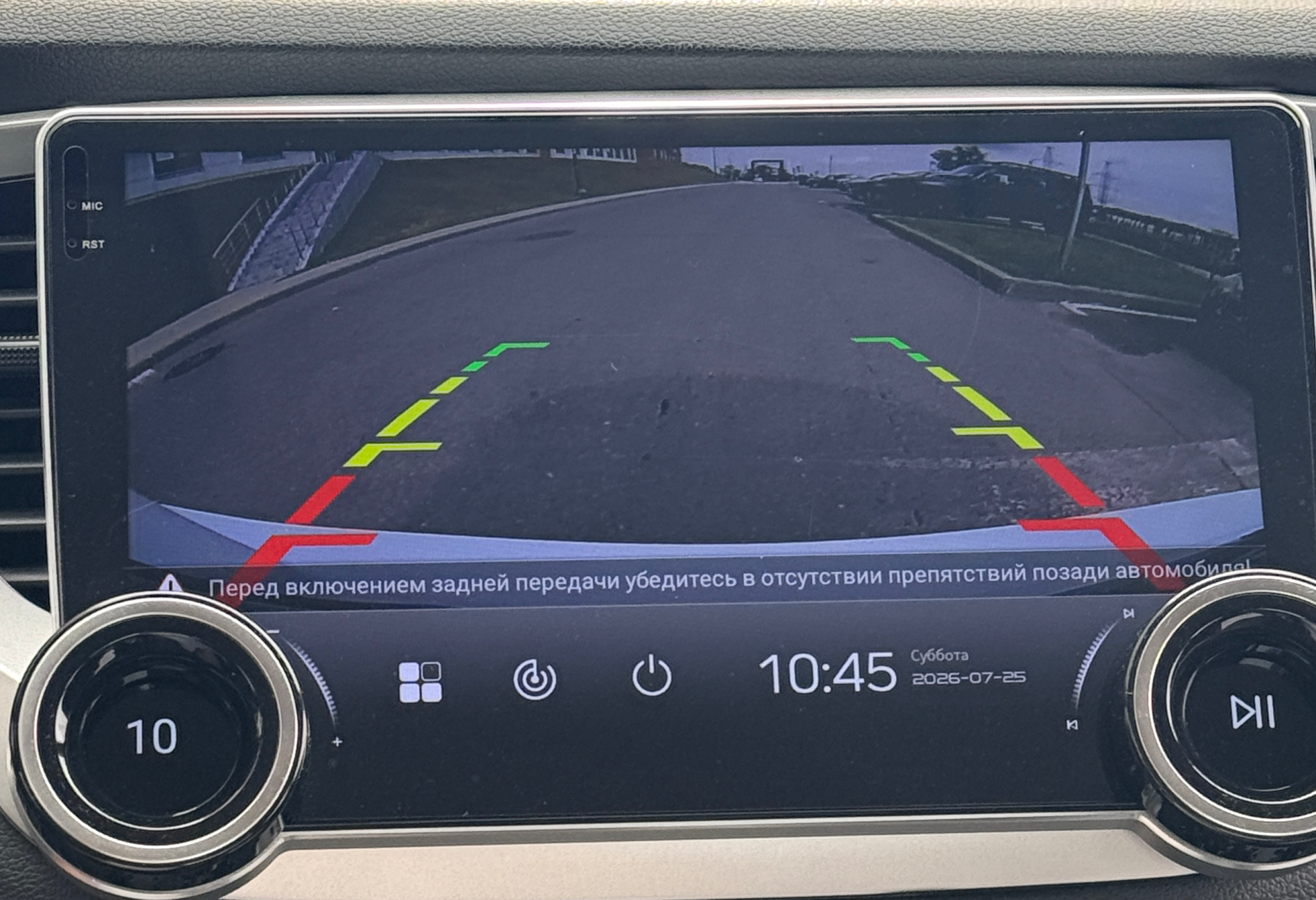 Аренда hyundai solaris эконом класса 2017 года в городе Москва Саларьево от 2050 руб./сутки, передний привод, двигатель: бензин, объем 1.6 литров, ОСАГО (Мультидрайв), без водителя, недорого, вид 2 - RentRide