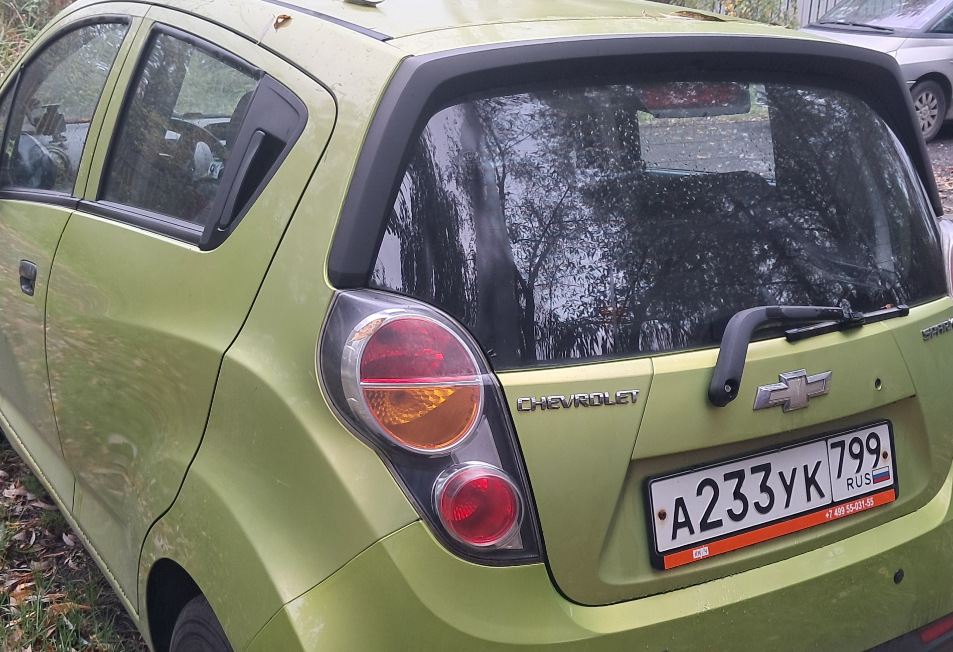 Аренда chevrolet spark эконом класса 2011 года в городе Москва Славянский бульвар от 800 руб./сутки, передний привод, двигатель: бензин, объем 1 литр, ОСАГО (Впишу в полис), без водителя, недорого, вид 2 - RentRide