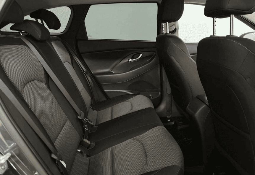 Аренда hyundai i30 эконом класса 2022 года в городе Москва Мичуринский проспект от 3608 руб./сутки, передний привод, двигатель: бензин, объем 1.5 литров, каско (Мультидрайв), ОСАГО (Мультидрайв), без водителя, недорого, вид 4 - RentRide