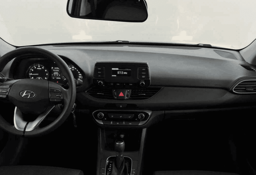 Аренда hyundai i30 эконом класса 2022 года в городе Москва Мичуринский проспект от 3608 руб./сутки, передний привод, двигатель: бензин, объем 1.5 литров, каско (Мультидрайв), ОСАГО (Мультидрайв), без водителя, недорого, вид 3 - RentRide