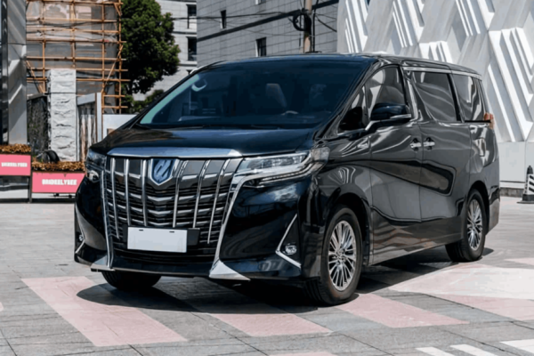 Прокат авто toyota alphard 2021 года в городе Москва Мичуринский проспект от 16720 руб./сутки, передний привод, двигатель: бензин, объем 3.5 литров, каско (Мультидрайв), ОСАГО (Мультидрайв), без водителя, недорого - RentRide