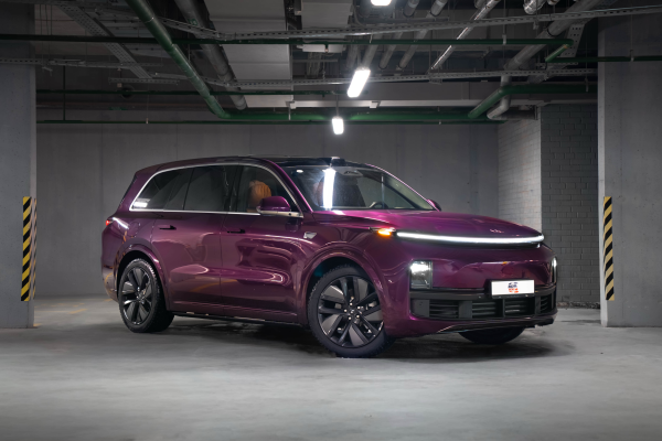 Прокат авто lixiang l9 премиум класса 2024 года в городе Санкт-Петербург Василеостровская от 17600 руб./сутки, полный привод, двигатель: гибрид, объем 1.5 литров, каско (Мультидрайв), ОСАГО (Мультидрайв), без водителя, недорого - RentRide