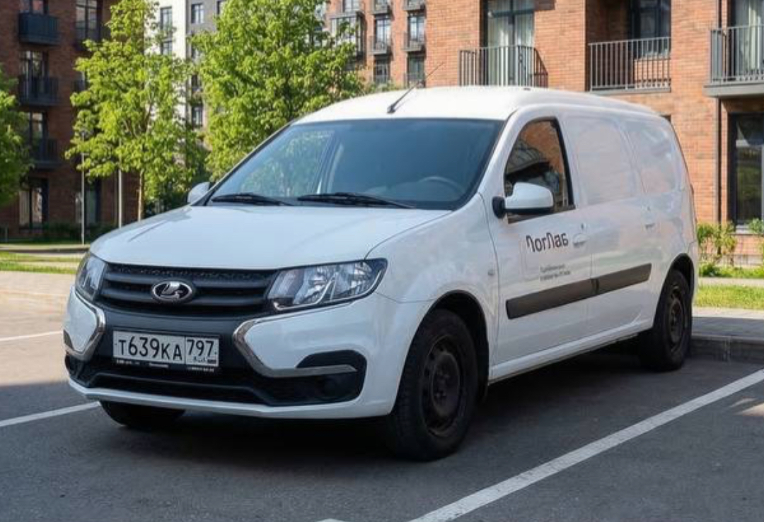 Аренда lada largus-furgon эконом класса 2021 года в городе Москва Кутузовская от 1900 руб./сутки, передний привод, двигатель: бензин, объем 1.6 литров, ОСАГО (Мультидрайв), без водителя, недорого - RentRide