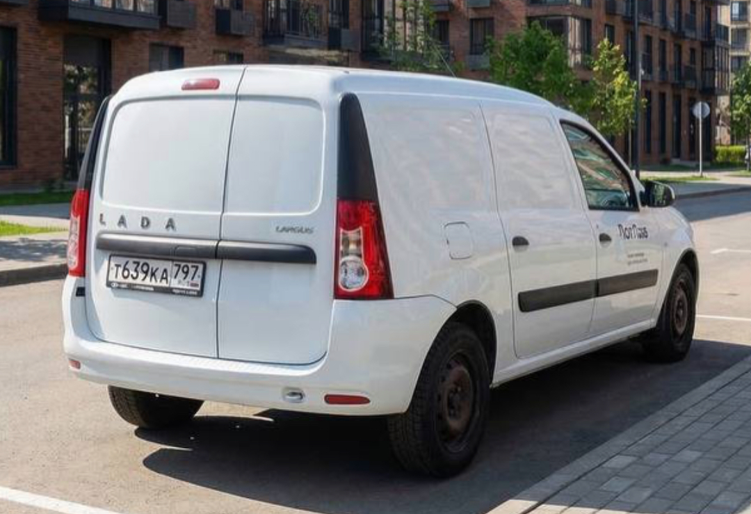 Аренда lada largus-furgon эконом класса 2021 года в городе Москва Кутузовская от 1900 руб./сутки, передний привод, двигатель: бензин, объем 1.6 литров, ОСАГО (Мультидрайв), без водителя, недорого, вид 2 - RentRide