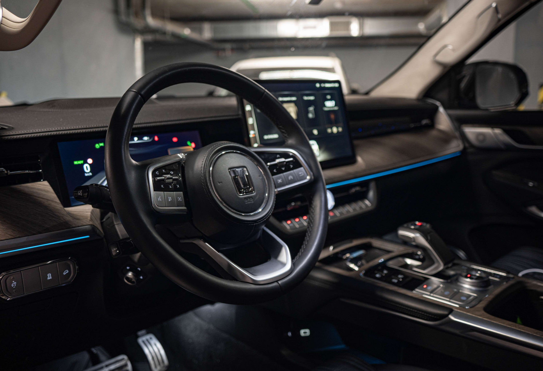 Аренда tank 500 премиум класса 2024 года в городе Москва Василеостровская от 14400 руб./сутки, полный привод, двигатель: бензин, объем 3 литра, каско (Мультидрайв), ОСАГО (Мультидрайв), без водителя, недорого, вид 6 - RentRide