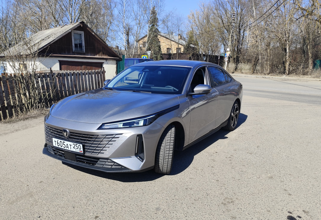 Аренда changan lamore комфорт класса 2024 года в городе Москва от 4640 руб./сутки, передний привод, двигатель: бензин, объем 1500 литров, ОСАГО (Впишу в полис), без водителя, недорого - RentRide