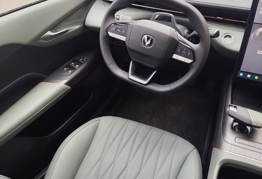 Аренда changan lamore комфорт класса 2024 года в городе Москва от 4640 руб./сутки, передний привод, двигатель: бензин, объем 1500 литров, ОСАГО (Впишу в полис), без водителя, недорого, вид 7 - RentRide