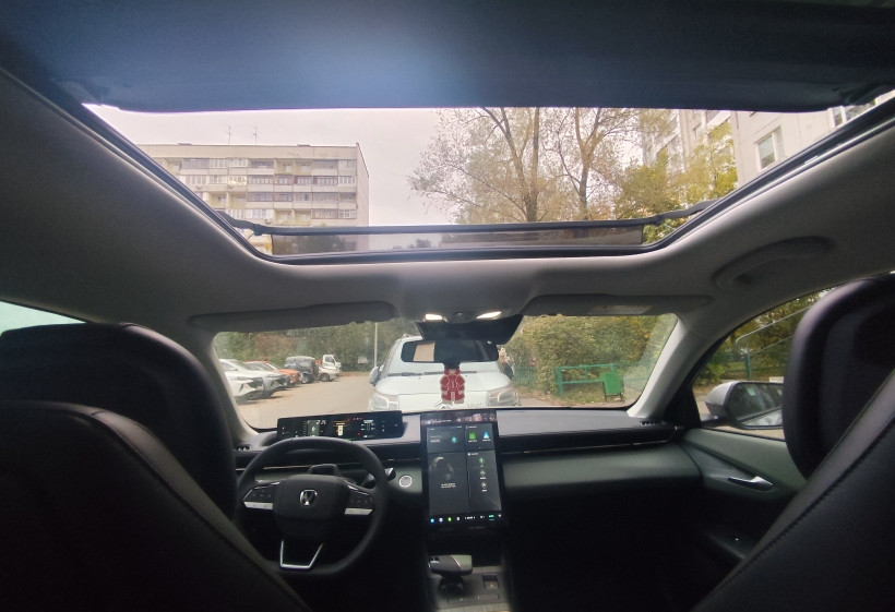 Аренда changan lamore комфорт класса 2024 года в городе Москва от 4640 руб./сутки, передний привод, двигатель: бензин, объем 1500 литров, ОСАГО (Впишу в полис), без водителя, недорого, вид 6 - RentRide