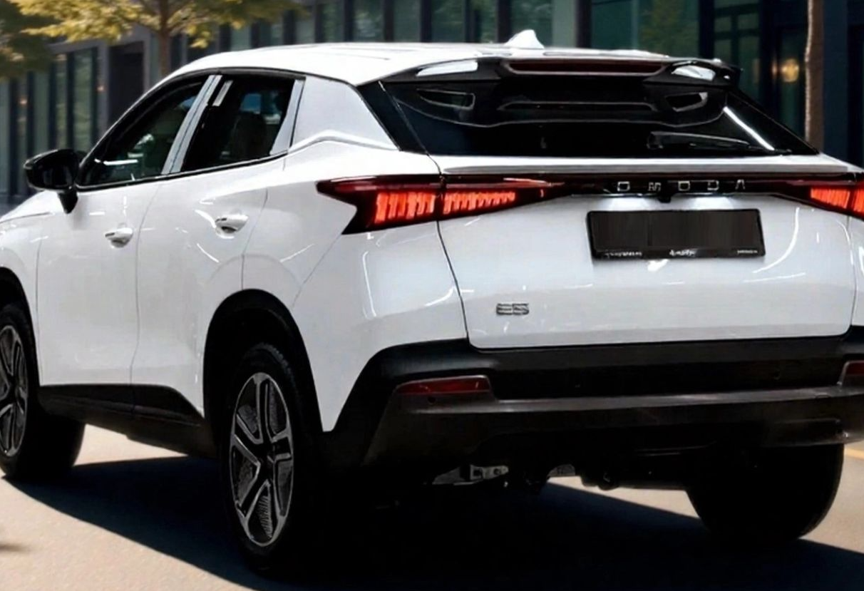 Аренда omoda e5 комфорт класса 2024 года в городе Москва Аминьевская от 4800 руб./сутки, передний привод, двигатель: электро, ОСАГО (Мультидрайв), без водителя, недорого, вид 4 - RentRide