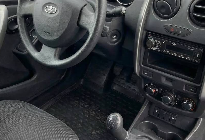 Аренда lada largus эконом класса 2021 года в городе Москва Киевская от 1800 руб./сутки, передний привод, двигатель: бензин, объем 1.6 литров, ОСАГО (Мультидрайв), без водителя, недорого, вид 4 - RentRide