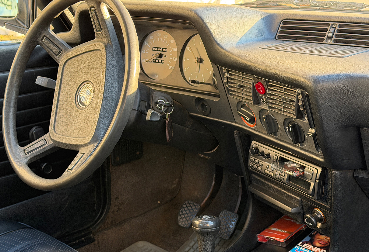 Аренда bmw 3-serii 1982 года в городе Москва от 9592 руб./сутки, задний привод, двигатель: бензин, объем 1.5 литров, ОСАГО (Впишу в полис), без водителя, недорого, вид 7 - RentRide