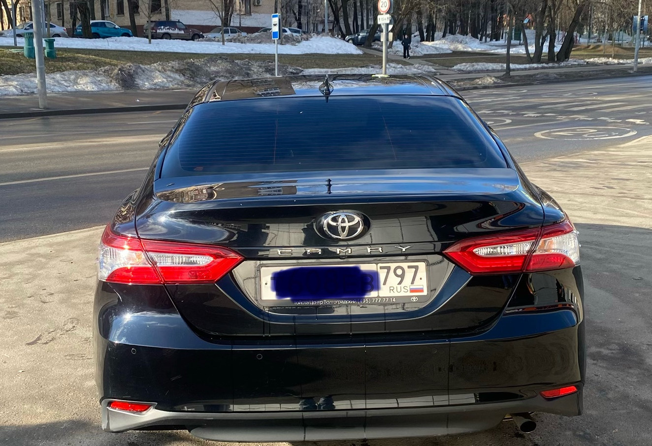 Аренда toyota camry комфорт класса 2021 года в городе Москва Давыдково от 4800 руб./сутки, передний привод, двигатель: бензин, объем 2 литра, ОСАГО (Впишу в полис), без водителя, недорого, вид 4 - RentRide