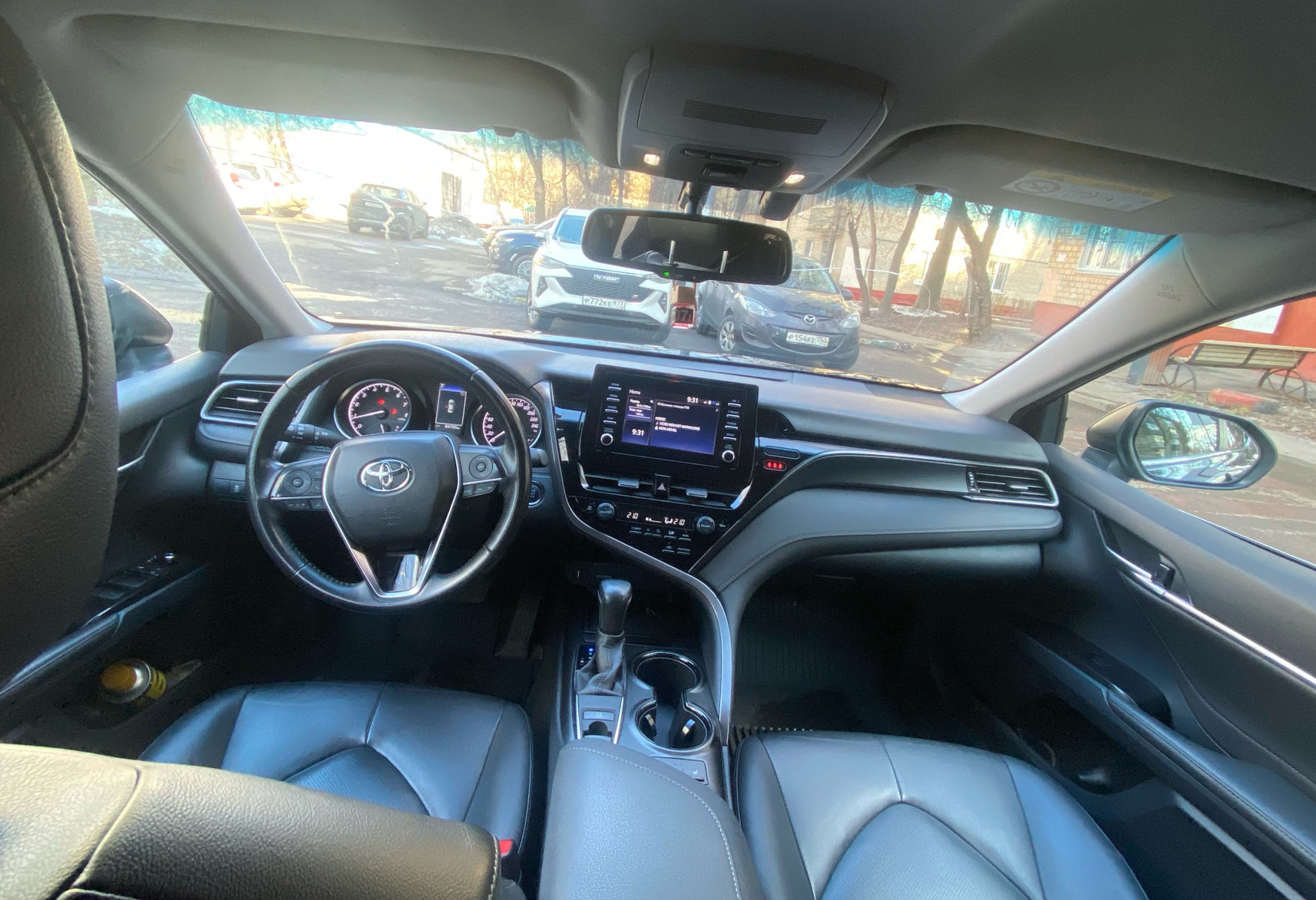 Аренда toyota camry комфорт класса 2021 года в городе Москва Давыдково от 4800 руб./сутки, передний привод, двигатель: бензин, объем 2 литра, ОСАГО (Впишу в полис), без водителя, недорого, вид 5 - RentRide