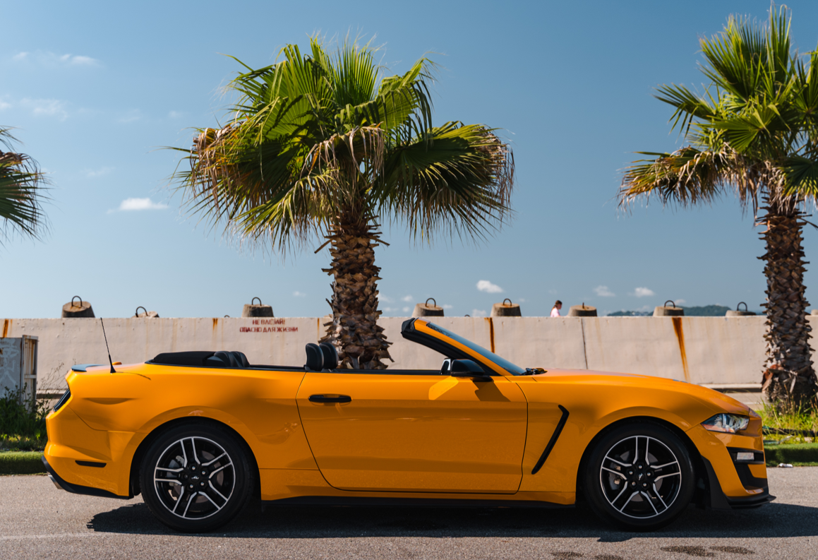 Аренда ford mustang премиум класса 2022 года в городе Москва от 9600 руб./сутки, задний привод, двигатель: бензин, объем 2.3 литра, ОСАГО (Мультидрайв), без водителя, недорого, вид 3 - RentRide